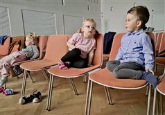Návšteva seniorov a detí z jaslí v kultúrnom centre
